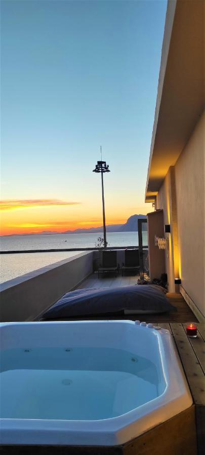 Majestic Penthouse In The Heart Of Patra Lägenhet Exteriör bild