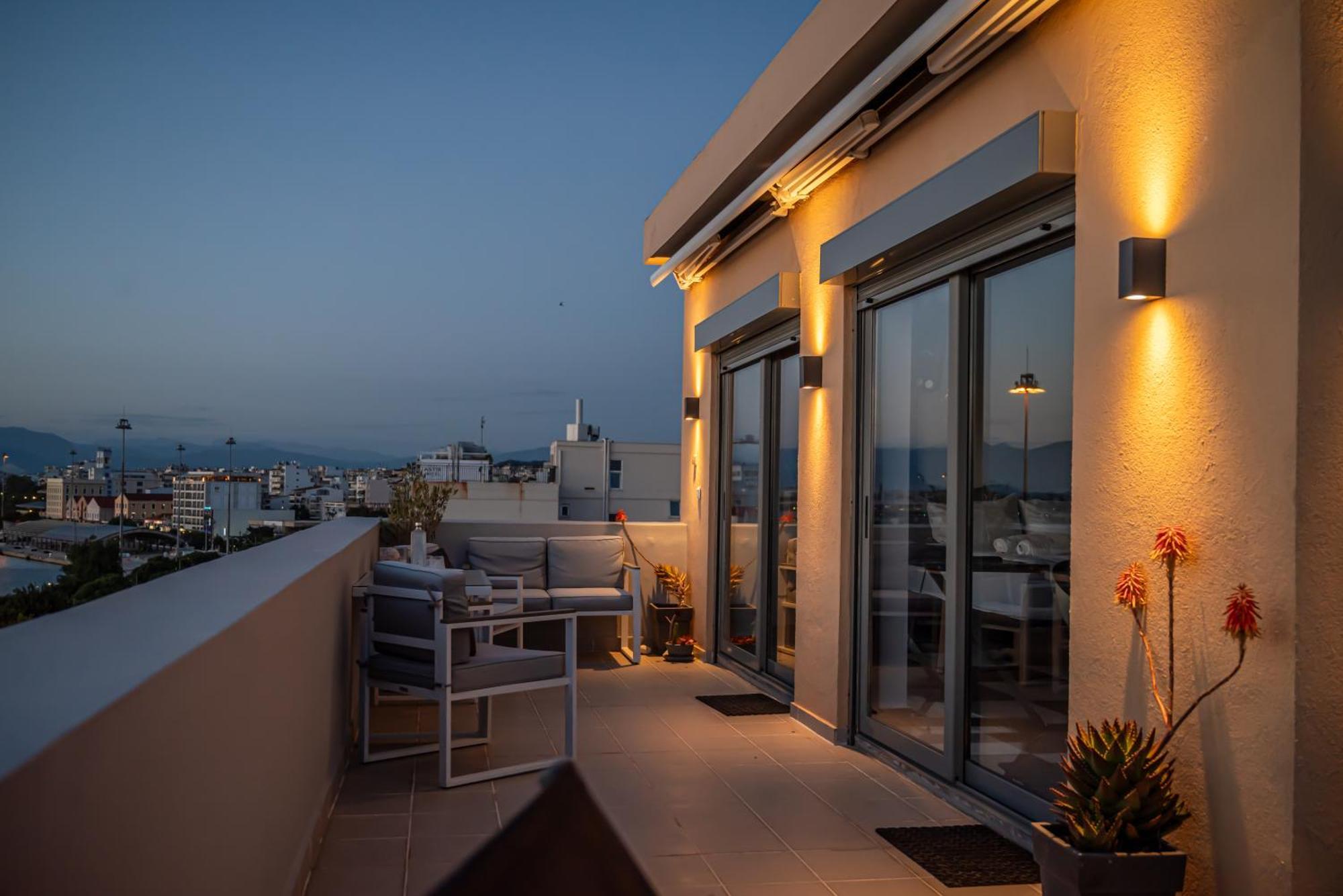 Majestic Penthouse In The Heart Of Patra Lägenhet Exteriör bild